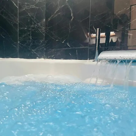 Jacuzzi Marbre - 451 شقة روان