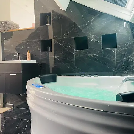 شقة Jacuzzi Marbre - 451 روان